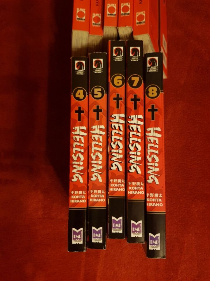 Hellsing - 1 bis 8 Planet Manga/ Dark Horse dt./ engl. 2004-2005 in Frankfurt (Oder)