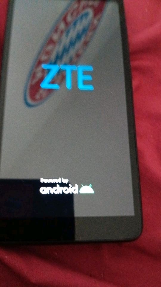 Smartphone Marke ZTE a 32 mit 32 GB Speicher in in Mettmann