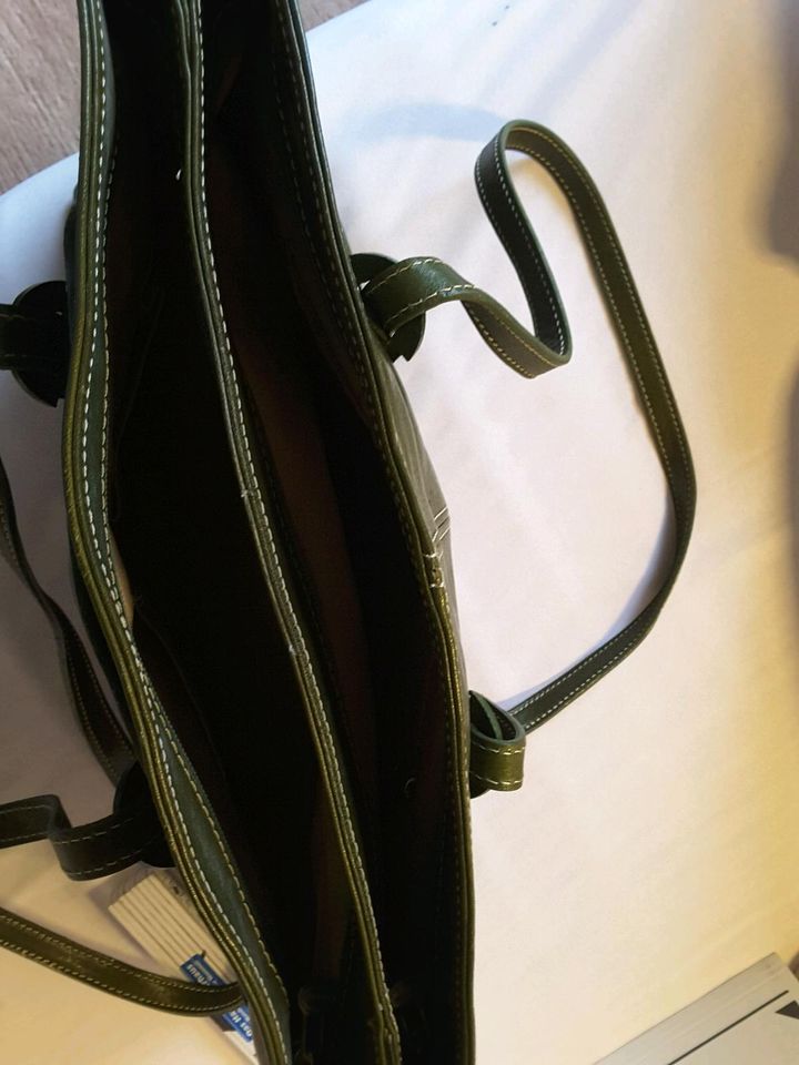 Handtasche Tasche grünes Leder Italien in Mainz