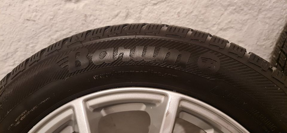 +++ Winterkompletträder -185/60 R15 T bis 190 Std.km +++ in Essen