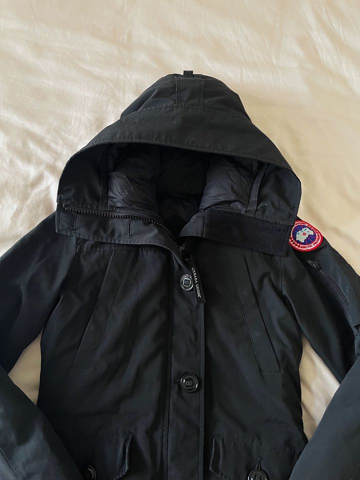 Canada Goose Montebello Parka Daunen Jacke S in Köln