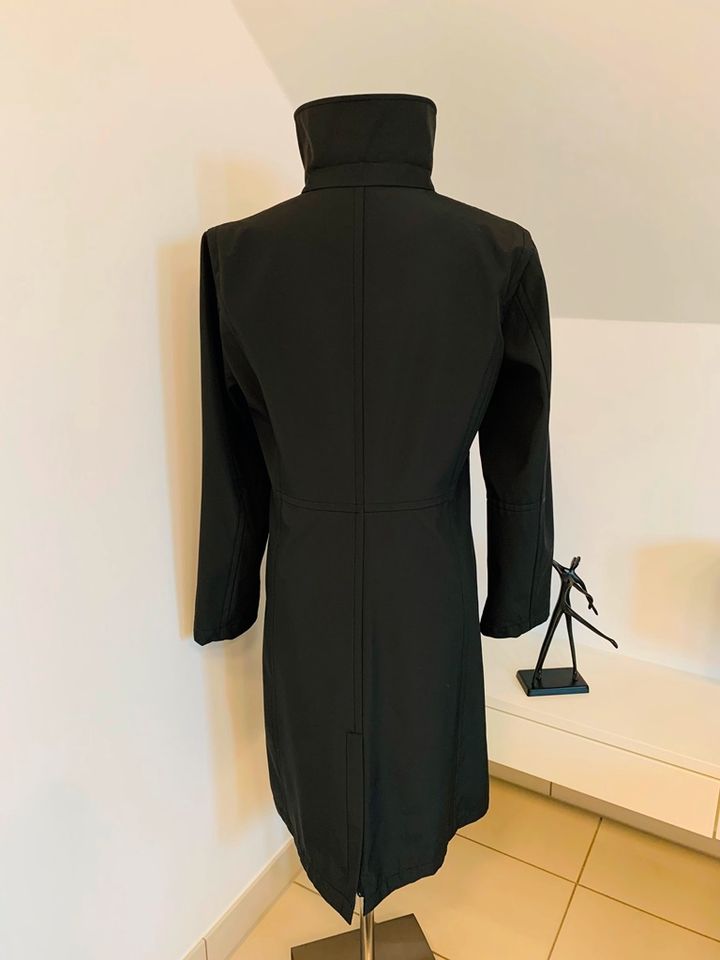 H&M schwarzer Mantel / lange Jacke Größe 38 in Reken