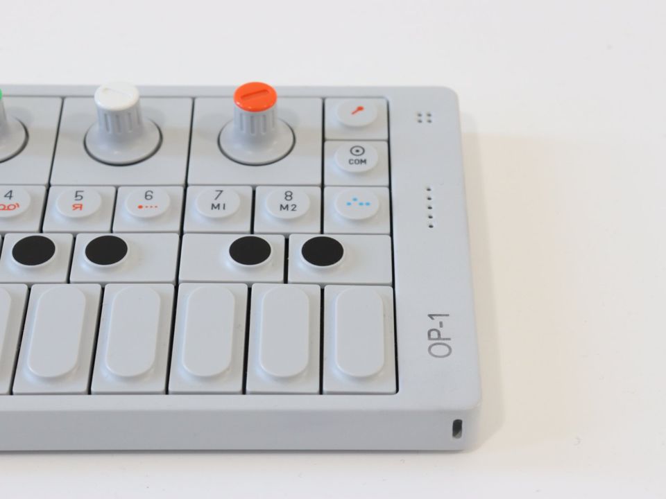 Teenage Engineering OP-1 Synthesizer inkl. Case + 1 Jahr Gewähr. in Möhnesee