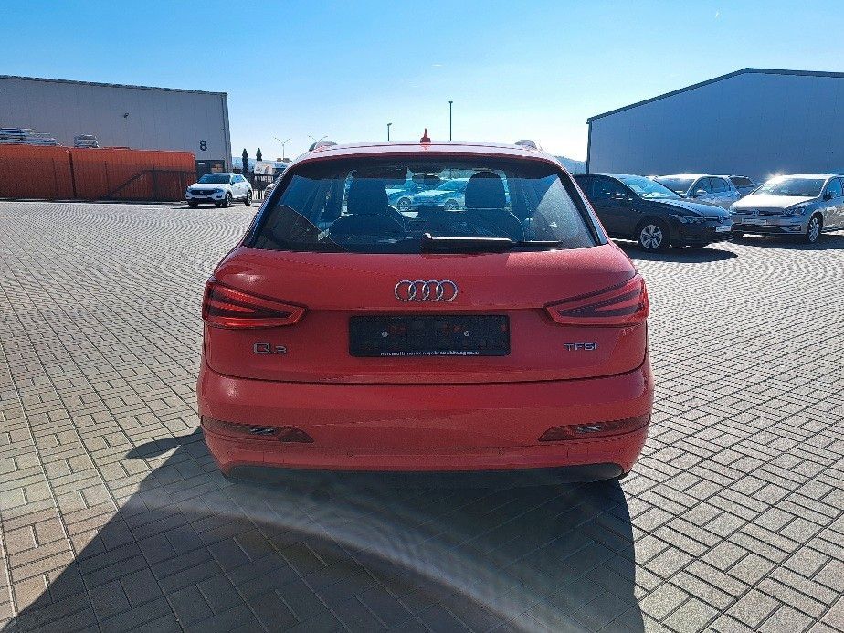 Audi Q3 1.4 TFSI Sport*SHZ*Klimaautomatik*AHK* in Petersberg