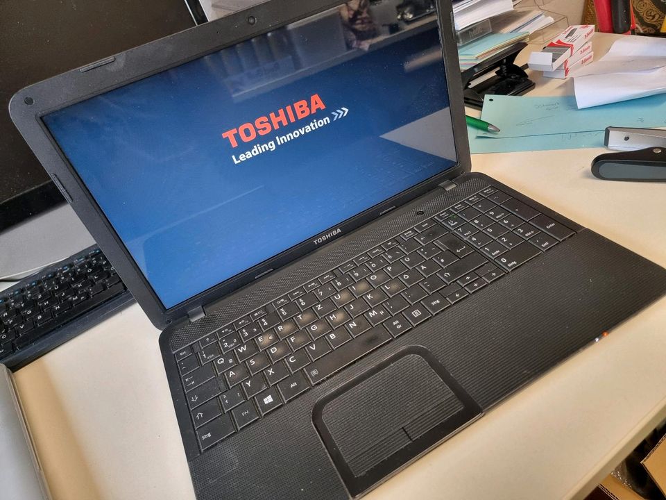 Toshiba Laptop und Asus Revolutionary Laptop in Berlin