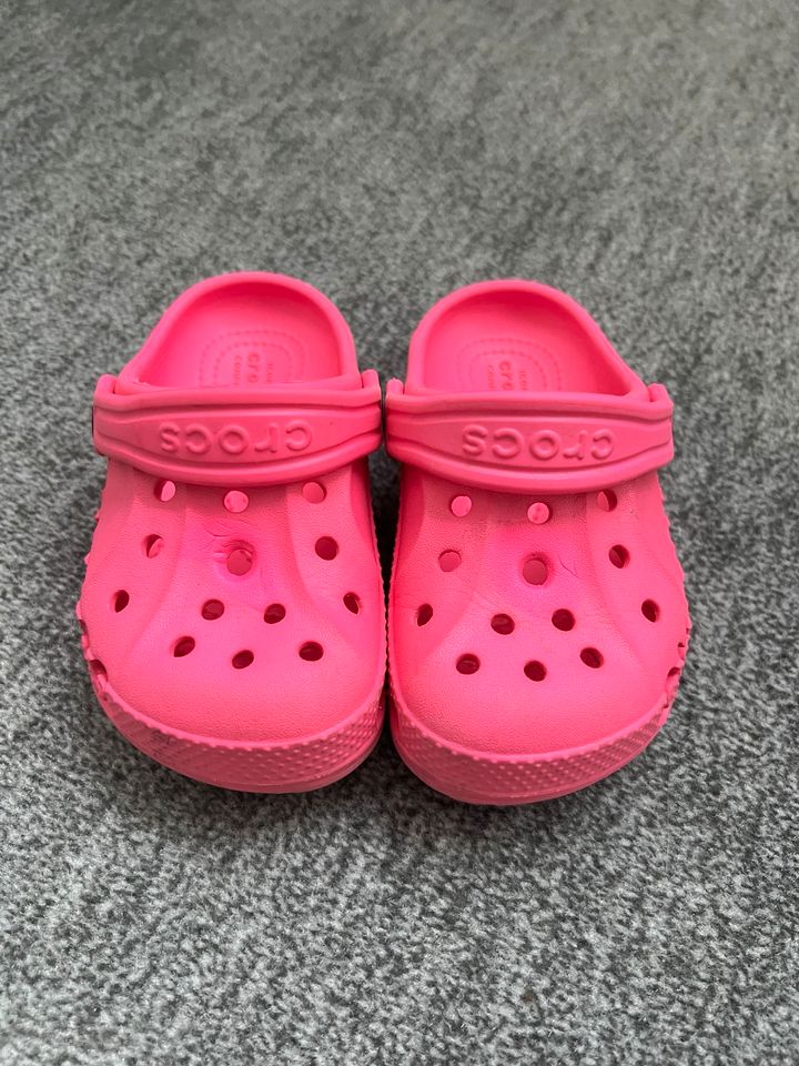 Crocs Kinder Pink Größe 7 in Wolfsburg