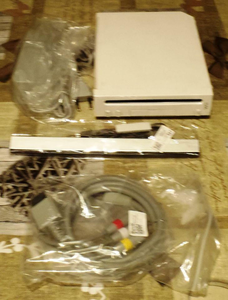 Nintendo Wii Soft modded+TV Cable+Power Pack+Sensor+Controll+Nun in Herford