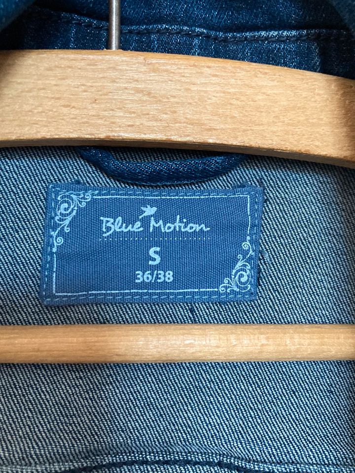 Jeansjacke Größe 36 blau in Altmannstein