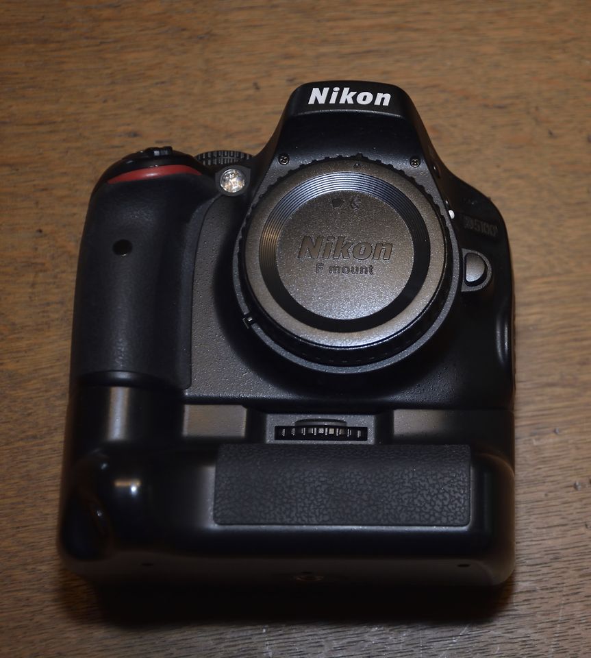 Die Nikon D5100 Digitale Spiegelreflexkamera sehr guter Zustand in Niedernhausen
