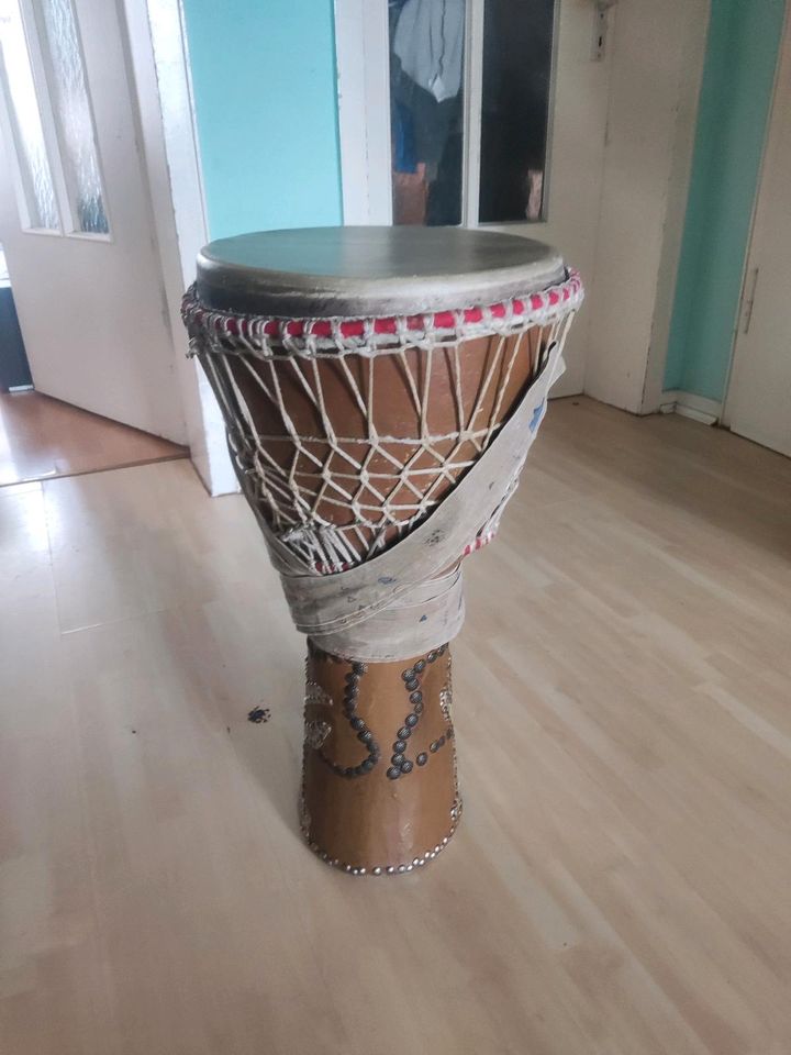 Normale afrikanische Djembe Trommel in Bonn