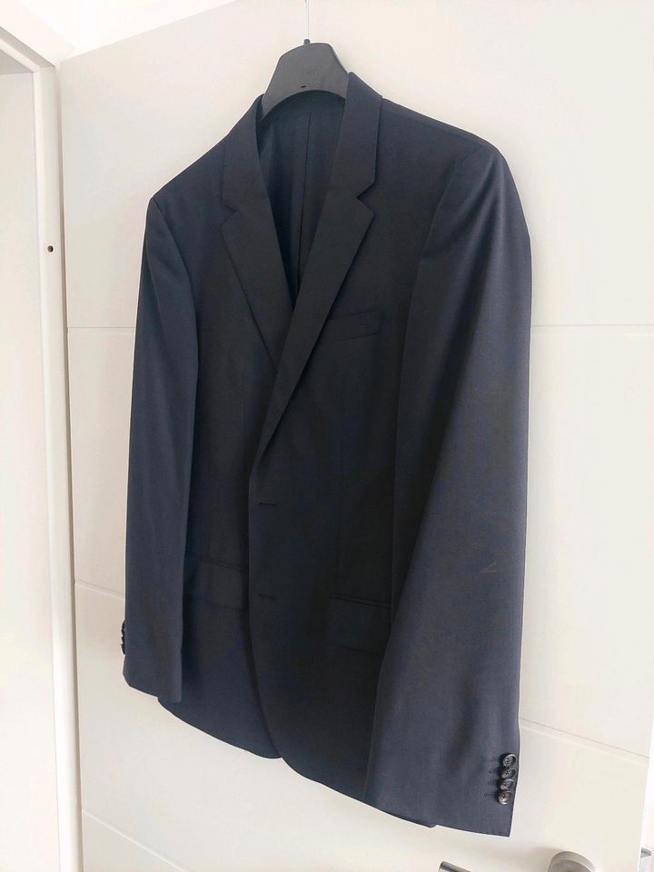 Anzug Hugo Boss dunkel blau, Größe 48 in Rhens