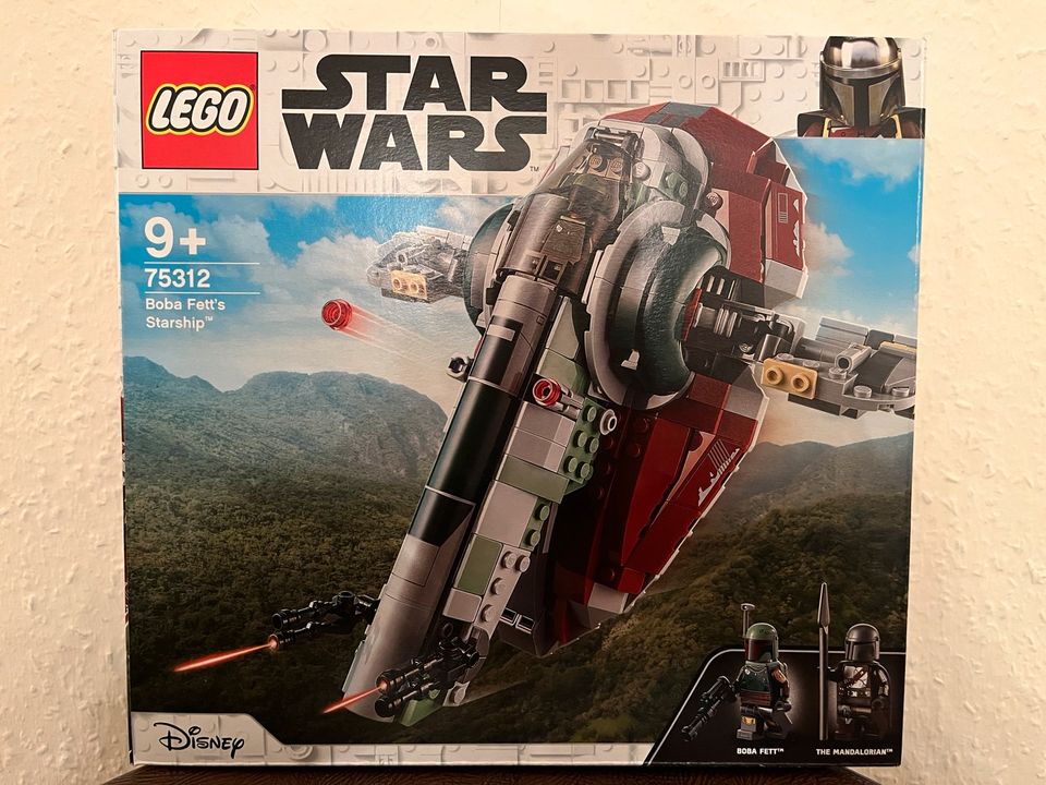 Lego Starwars Boba Fett‘s Starship Set in Kissing