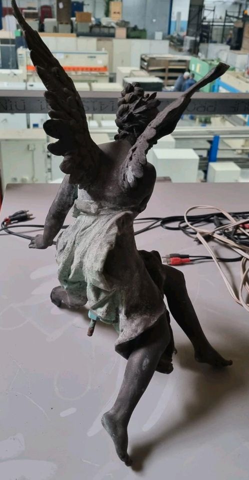 Wunderschöner Engel Skulptur Metallkunst in Berlin