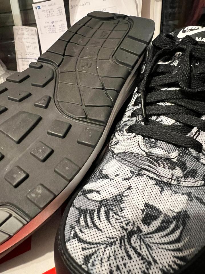 Nike Air Max 1 Black Floral wie Neu AM1 Gr. 44 5 10 5 in Nordrhein Westfalen Kevelaer kleinanzeigen