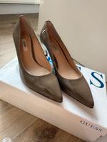 GUESS Pumps Taupe niedriger Absatz wie NEU Gr. 37 Hamburg - Wandsbek Vorschau