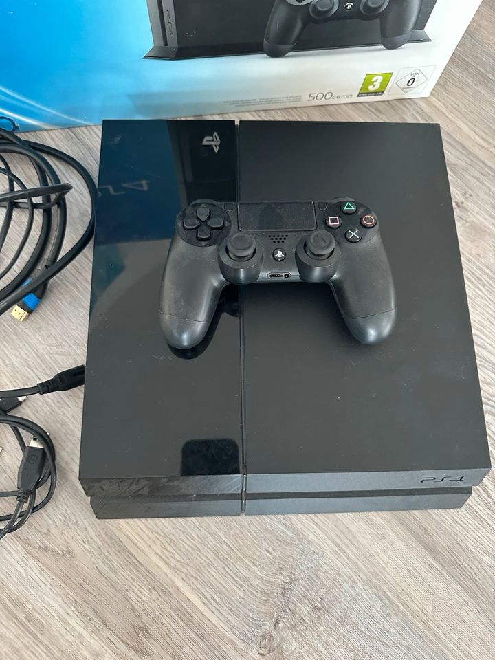 Konsole PS4 schwarz inkl 1 Controller in Altenholz