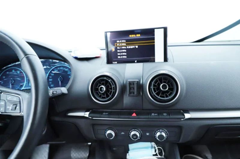  Handyhalter passend zu Audi Audi A3-S3-RS3 8p