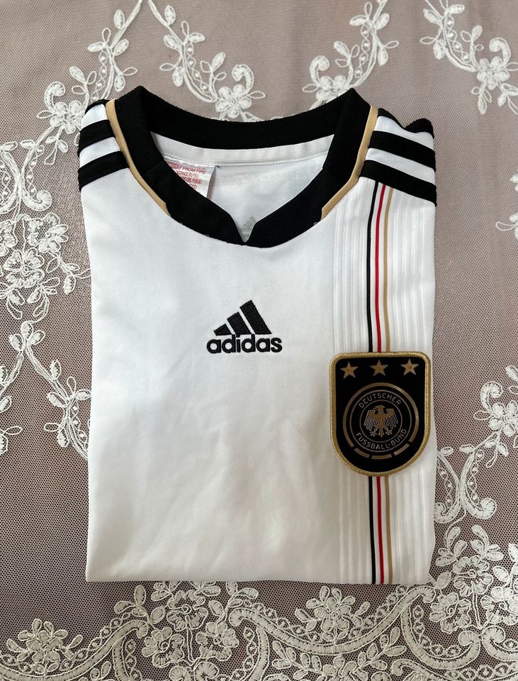 Adidas Kinder Offizielles Fußballshirt Größe 128 in Berlin