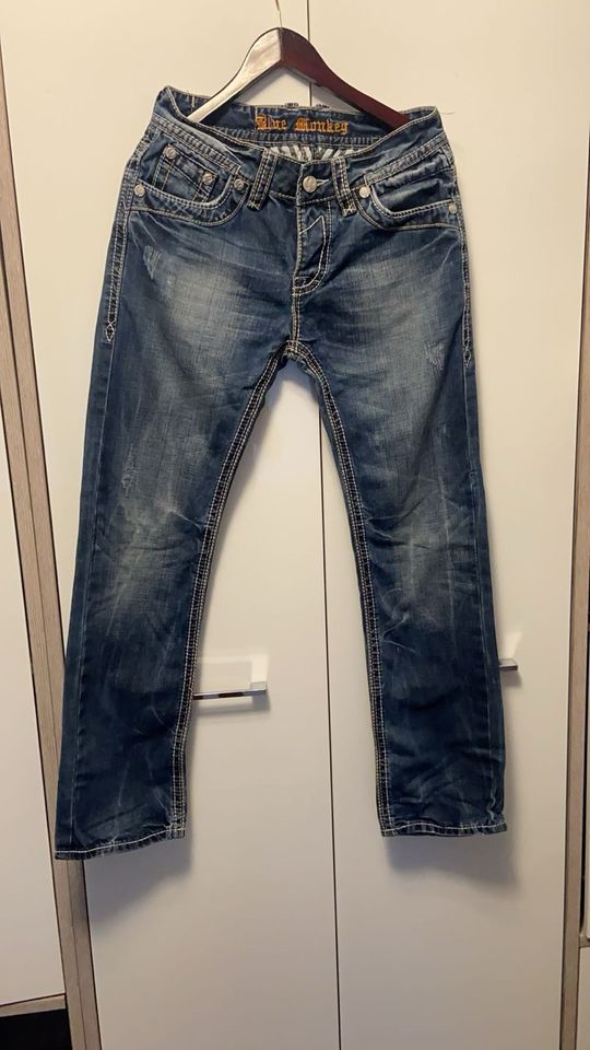 Baggy Jeans mit Design hinten neu in Hamburg