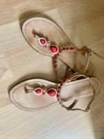 Italienische Vintage Sandalen Zehentrenner Vero Cuoio Steine rot Baden-Württemberg - Kusterdingen Vorschau