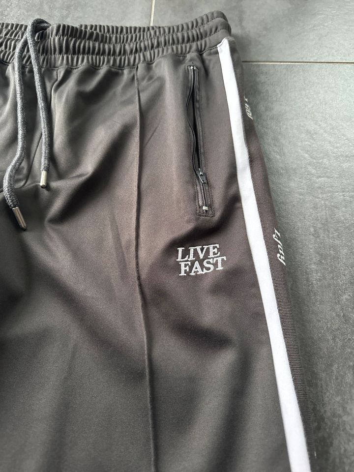 LFDY Jogginghose grau Gr.M Live Fast in Oberhausen