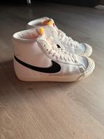 Nike Blazer Damen Gr. 38 Niedersachsen - Heinsen Vorschau
