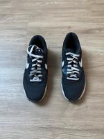 Sportschuhe für Damen Größe 38,5 ( Nike Air Max ) Brandenburg - Kolkwitz Vorschau