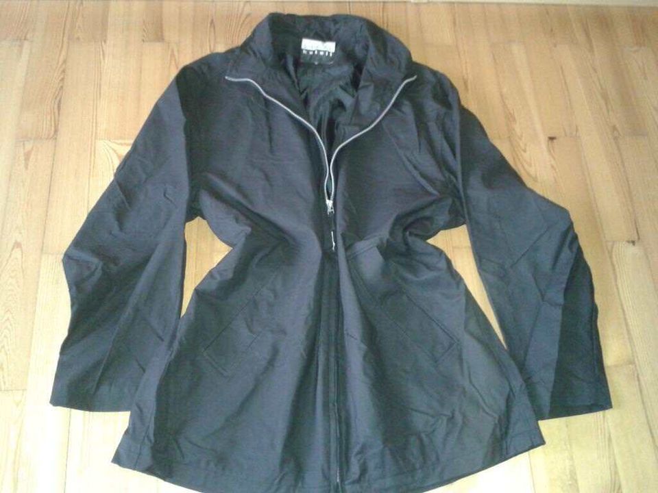 DAMEN MÄNTEL & HERREN JACKE  TREANCOAT OLIVER  Gr. 38 - 40 in Schwegenheim