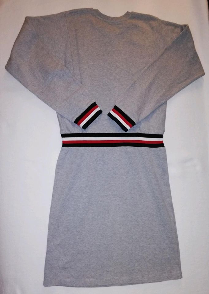 Tommy Hilfiger Kleid Größe 176 in Berlin