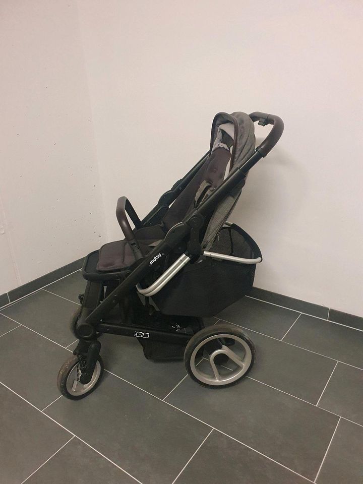 Mutsy iGo Kinderwagen großes Komplett-Set in Erftstadt