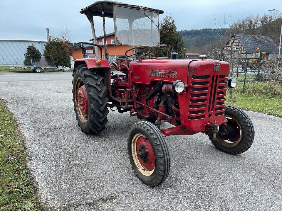 IHC ,Mc Cormik D 324 Traktor in Igersheim