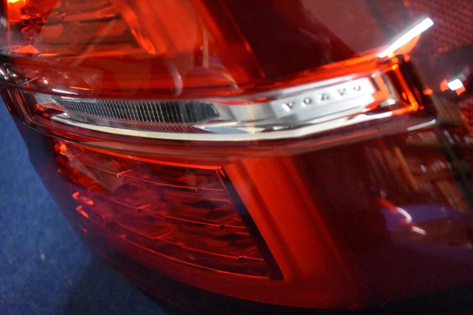 Volvo V60 LED Rückleuchte Rücklicht rechts 32291359 ab Bj.2018 in Unna