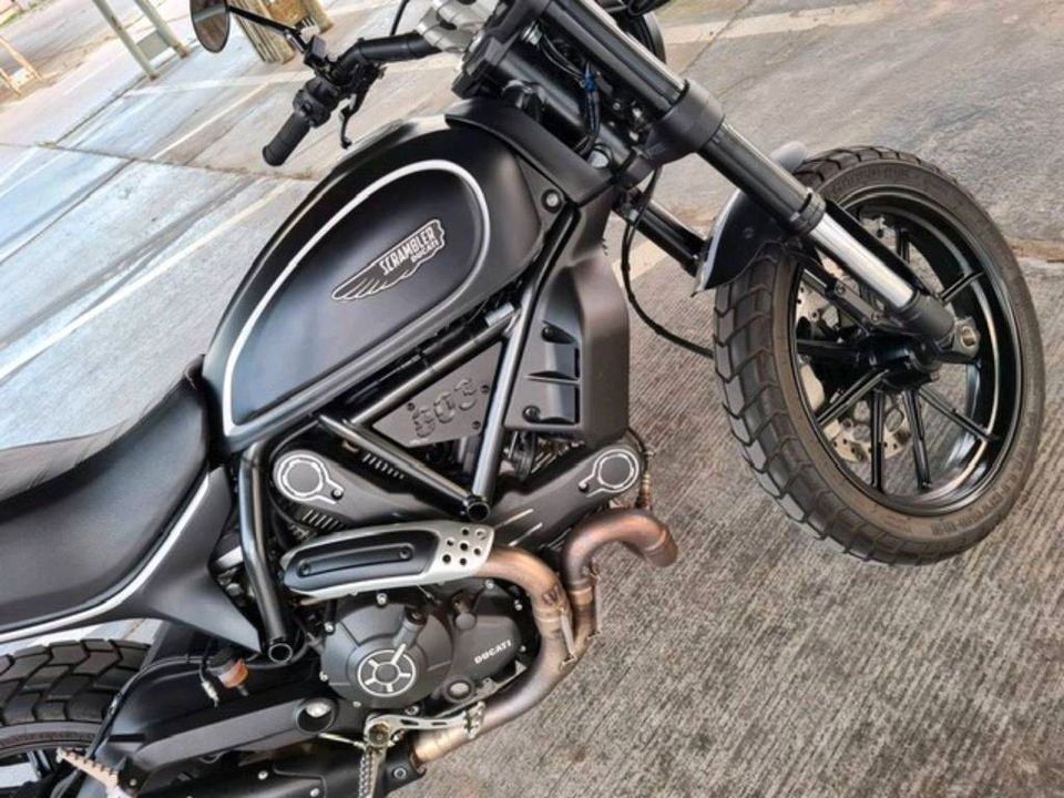 Ducati Scrambler Full Throttle BLACK Edition Top gepflegt in Zuzenhausen