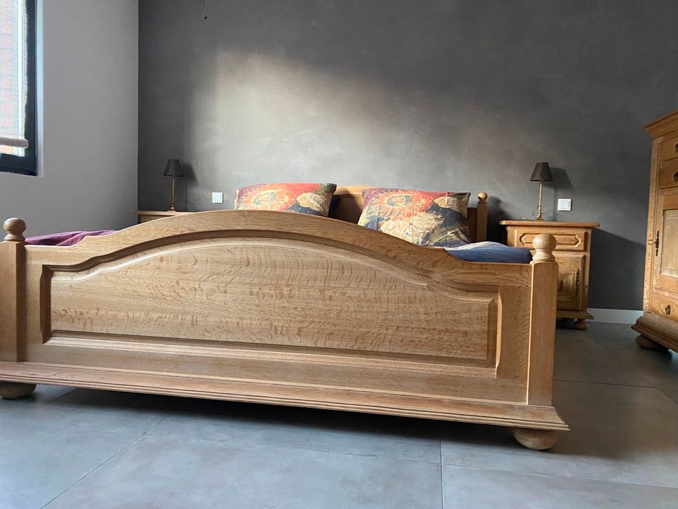 komplettes sehr gut erhaltenes belgisches Schlafzimmer in Gelsenkirchen