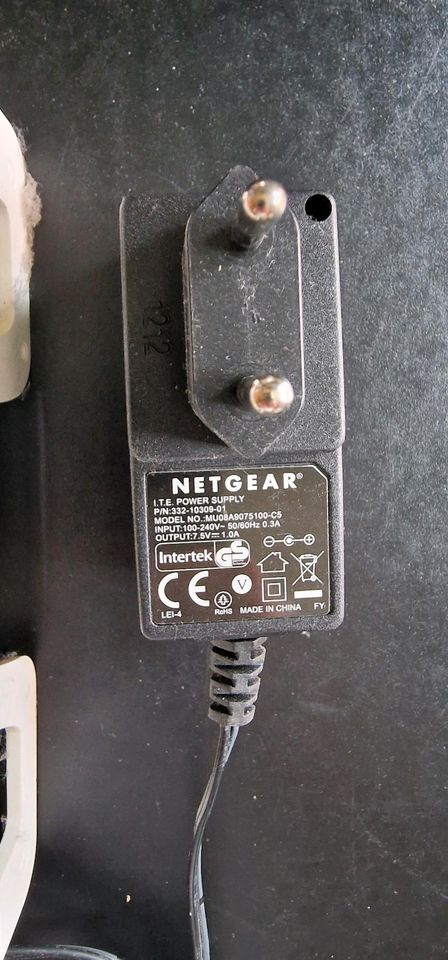 Netgear FS 608 v3 Switch Hub 8-fach inkl. Netzteil in Probsteierhagen