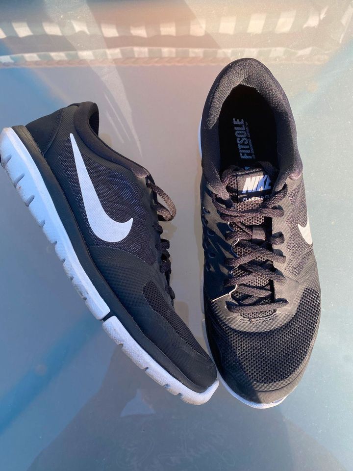 Nike Sneaker, Herren, Gr. 42,5, Flex 2015 Run, schwarz in Sittensen