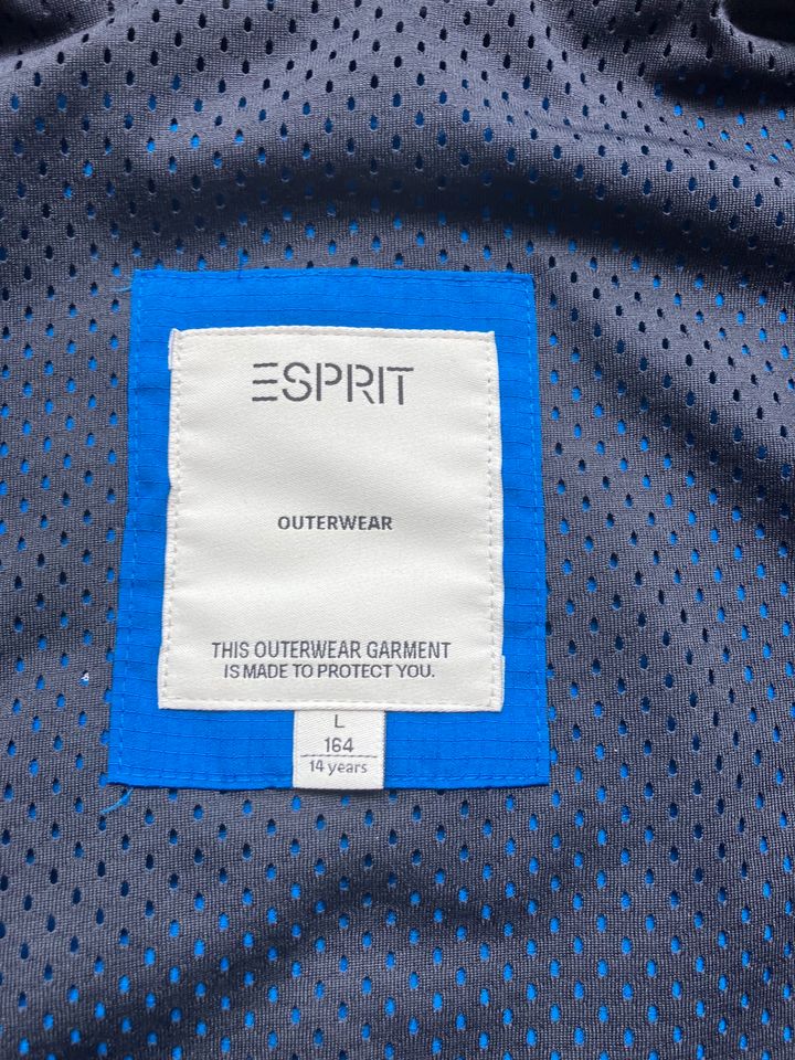 Leichte Esprit Jacke für Jungs Gr. 164 in Hamburg