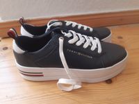 Neu! Tommy Hilfiger - Sneaker Flatform, blau-weiß, Gr. 38 Friedrichshain-Kreuzberg - Friedrichshain Vorschau