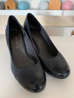 Tamaris Gr. 40 dunkelblau blau Pumps Plateau Plateaupumps Leder Hessen - Langen (Hessen) Vorschau