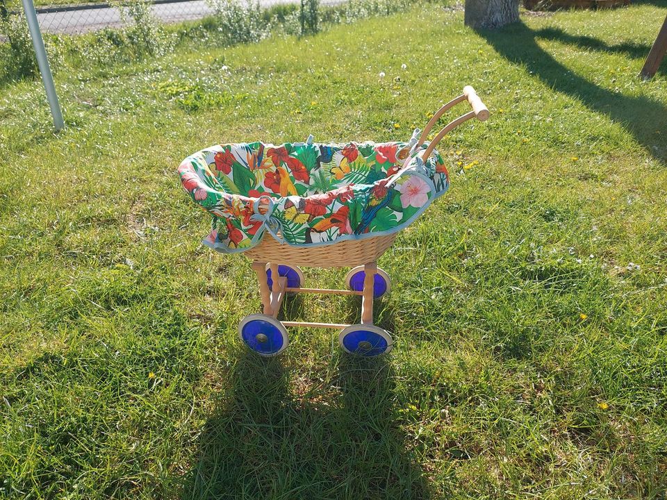 Lauflernwagen Puppenwagen DDR in Erfurt