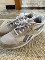 Reebok Sneaker Gr. 40,5 Flieder Schuhe Niedersachsen - Cloppenburg Vorschau