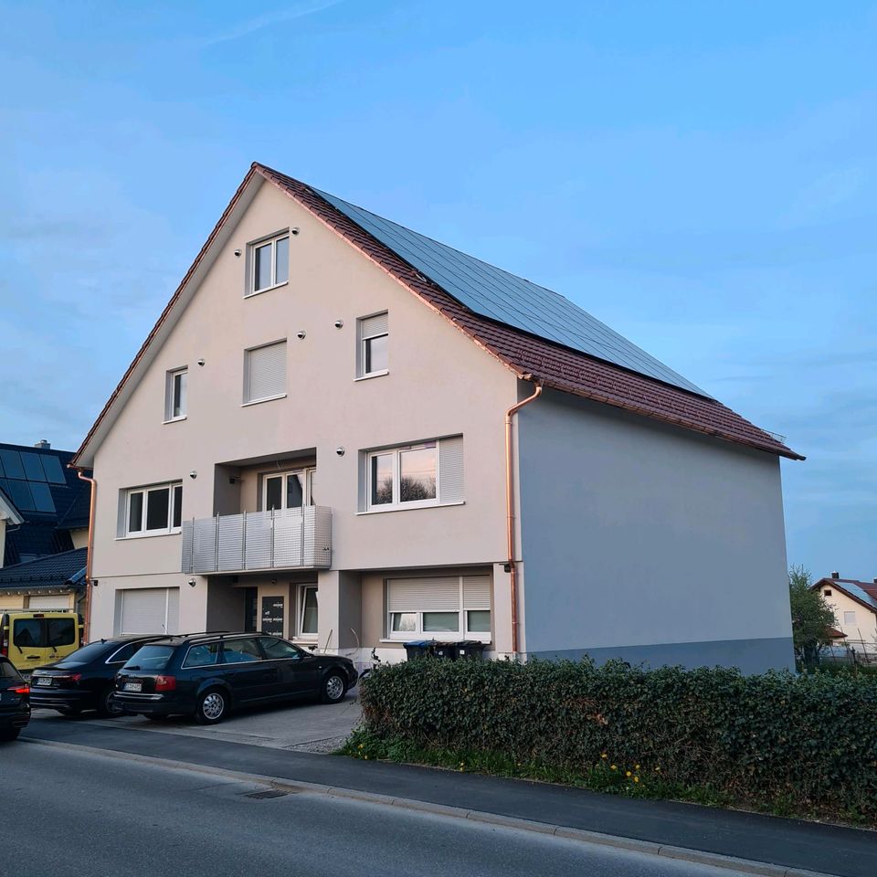Erstbezug - Großzügige 4-Zimmer-Wohnung mit Balkon im Ortskern in Grabenstetten