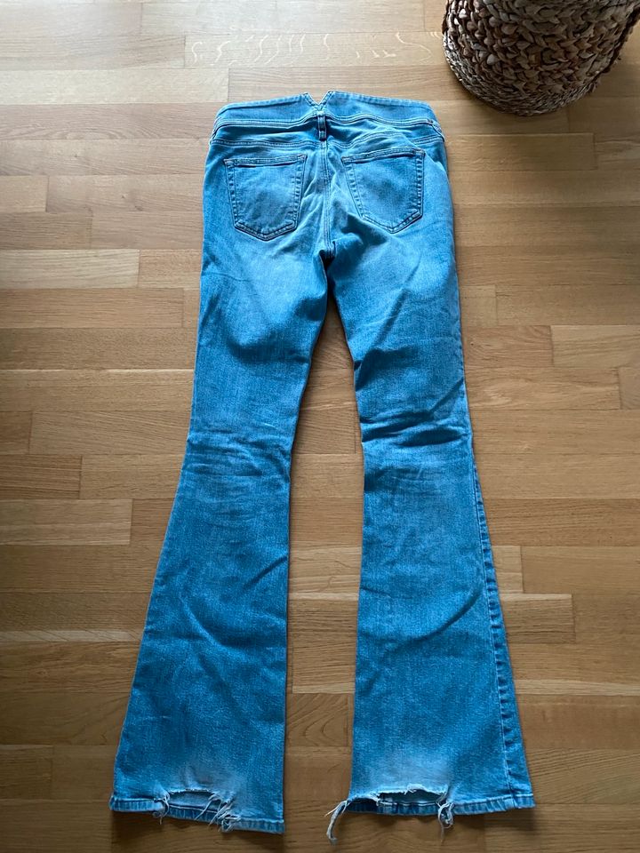 Diesel Bootcut Jeans mega ausgefallen in Holle