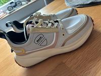 NEUWERTIG BLAUER USA DAMEN SNEAKER 39 SCHUHE BEIGE WEISS Rheinland-Pfalz - Holzheim Vorschau