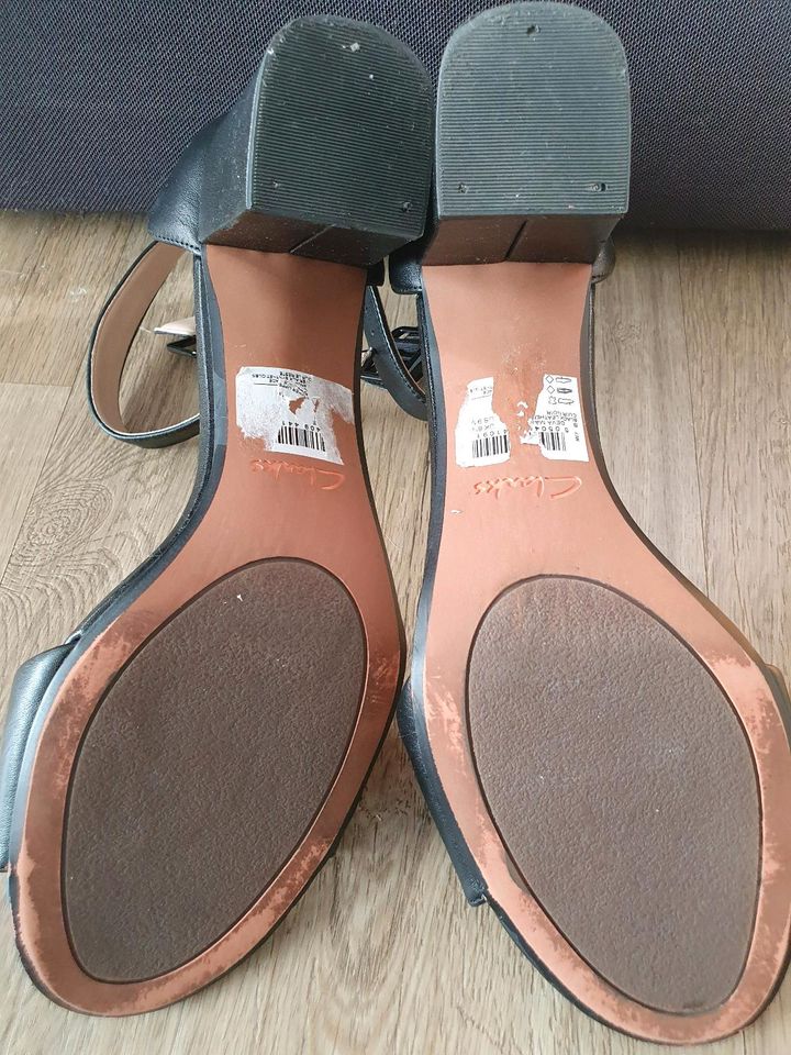 Clarks Schuhe Gr. 40 schwarz wie neu in Magdeburg