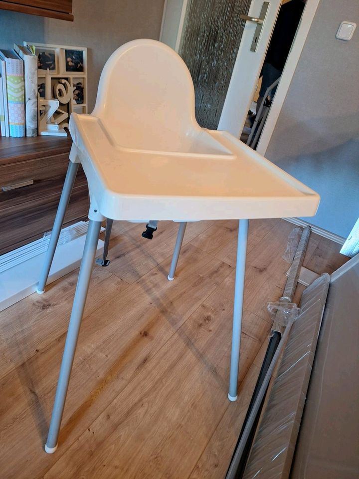 Ikea Kinderstuhl mit Tisch in Barneberg