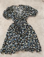 Kleid mit blumenprint Hessen - Friedberg (Hessen) Vorschau