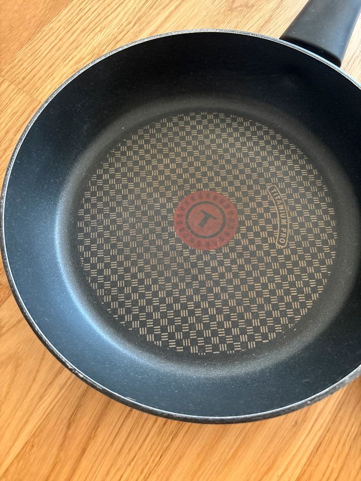 Tefal Pfanne Jamie Oliver Titanium Pro Induktion 24cm 28cm in Düsseldorf