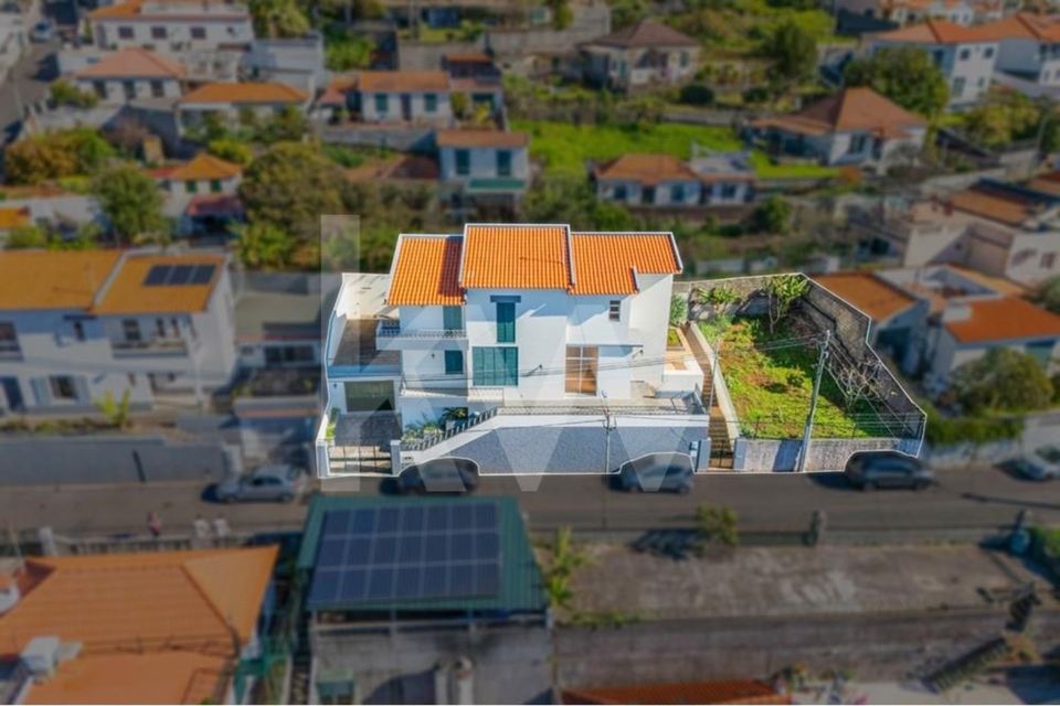 Haus mit Meerblick für Zweitwohnsitz und Rendite in Funchal in Berlin