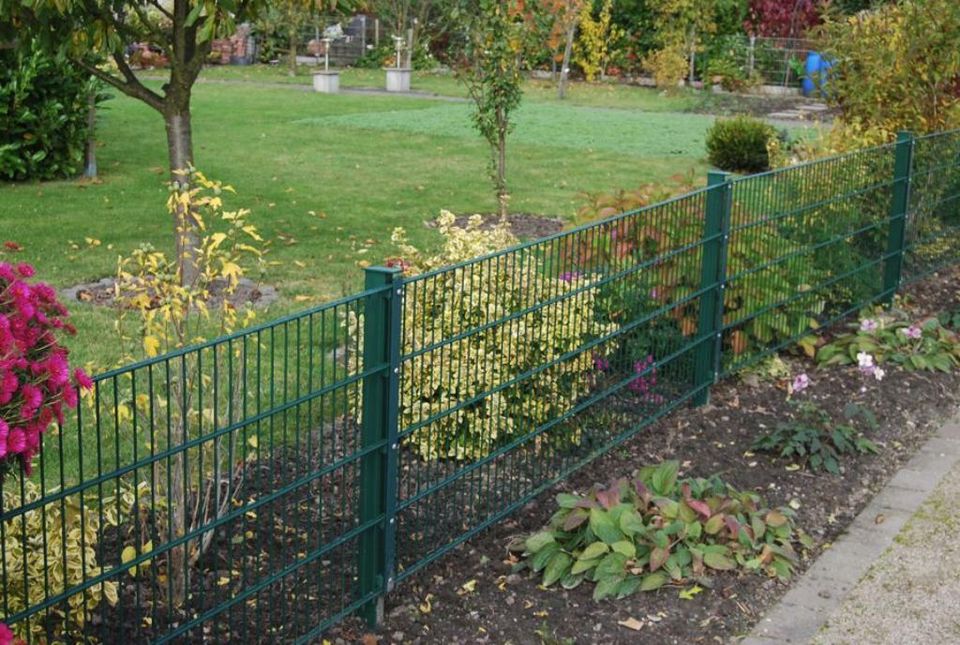 Gartenzaun Metallzaun Zaun Doppelstabmatten Gabionen Zaunpfosten in Castrop-Rauxel